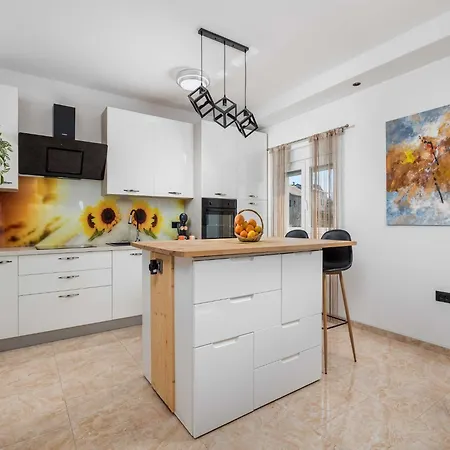 Lemily - Five Bedroom With Swimming Pool Matulji