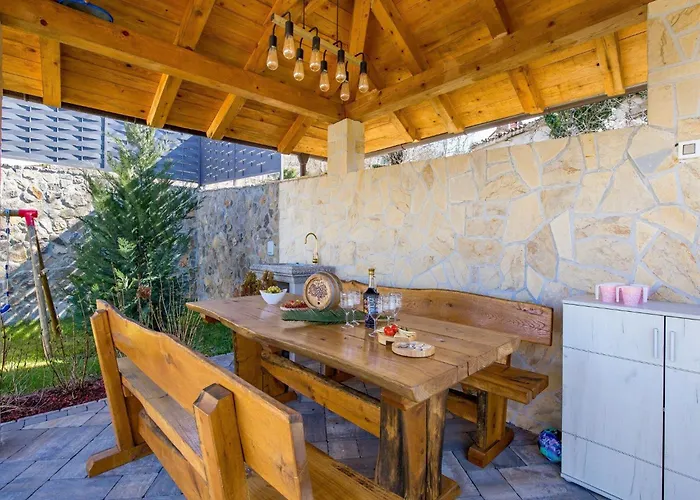 Lemily - Five Bedroom With Swimming Pool * מטולי