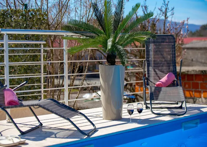 Lemily - Five Bedroom With Swimming Pool * מטולי