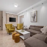 Lemily - Five Bedroom With Swimming Pool * Matulji