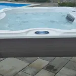 Lemily - Five Bedroom With Swimming Pool *