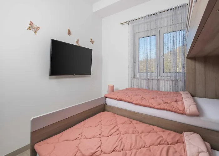 Lemily - Five Bedroom With Swimming Pool Matulji